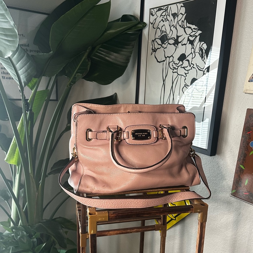 Michael kors pale pink purse